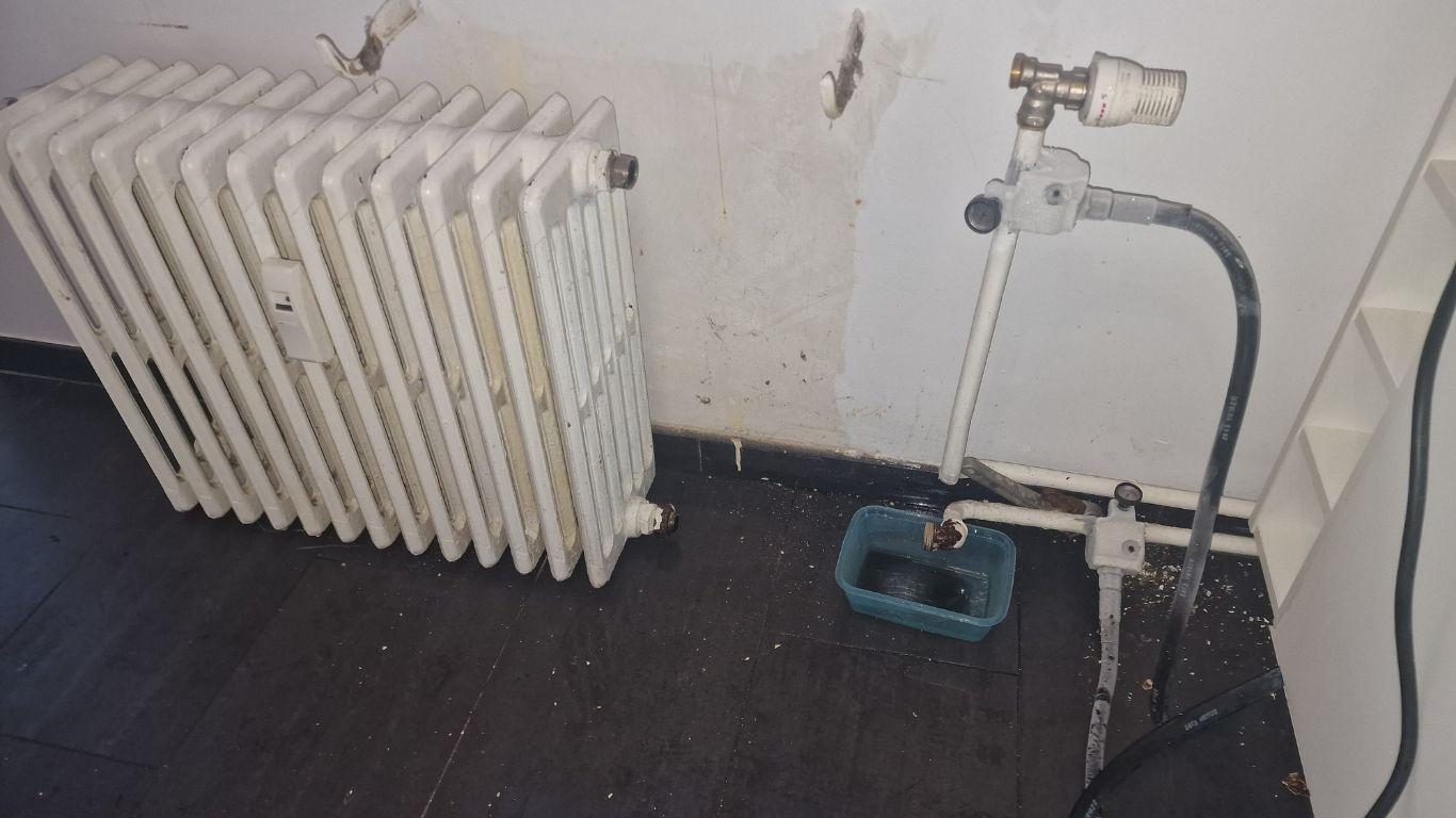 Congelation tuyau chauffage pour enlever le radiateur 3