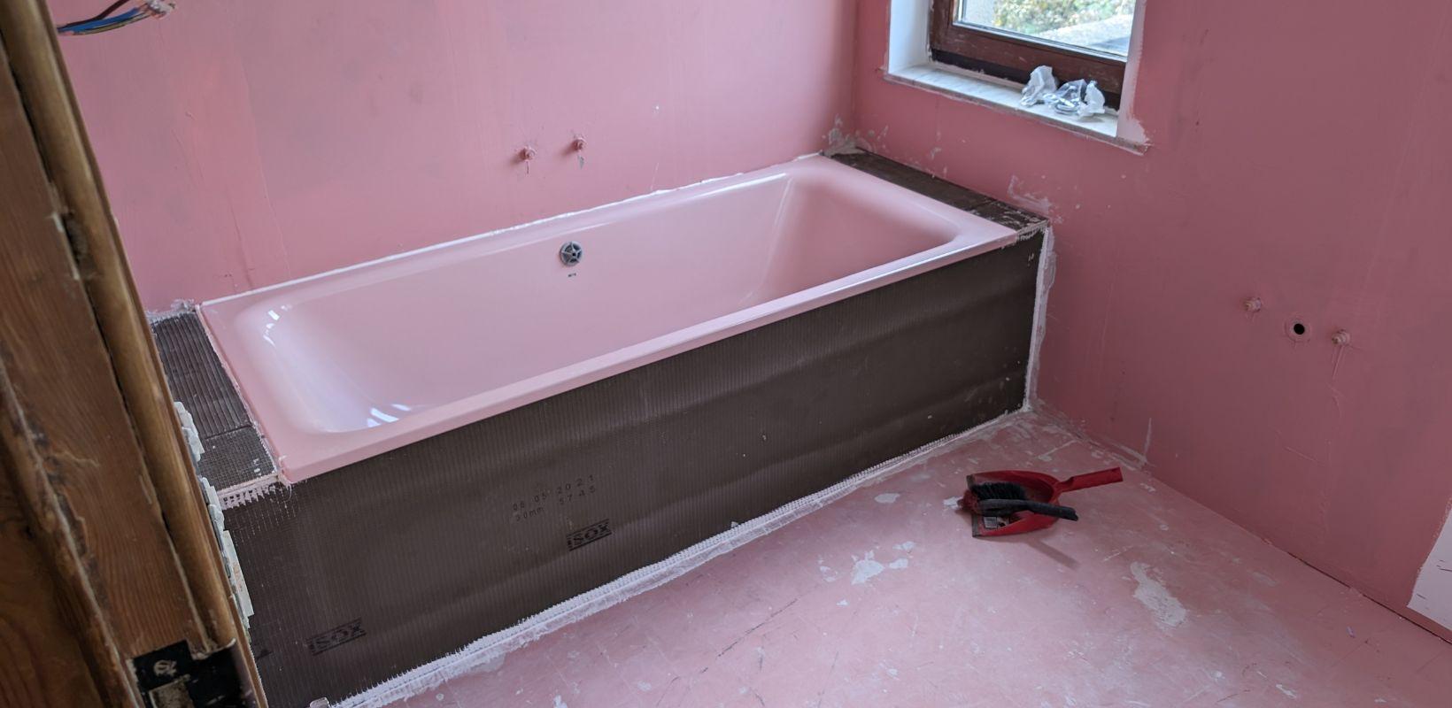 Pose baignoire dans une salle de bain en renovation 5